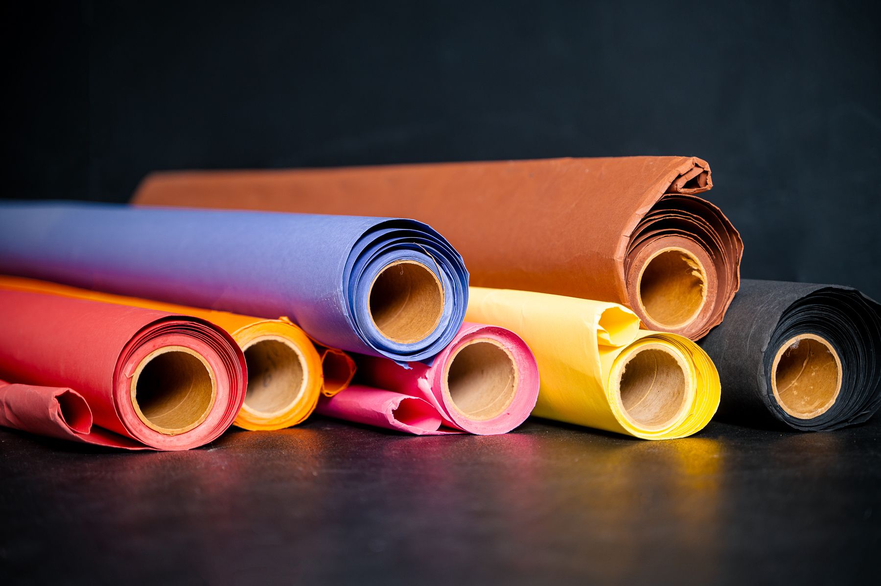 Farbige Papierhintergrund-Rollen für Fotoshootings