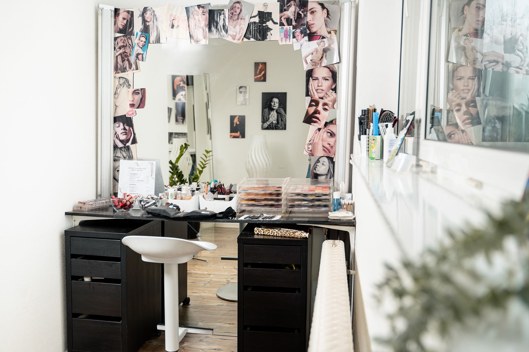 Schminkplatz und Garderobe im Fotostudio Zürich